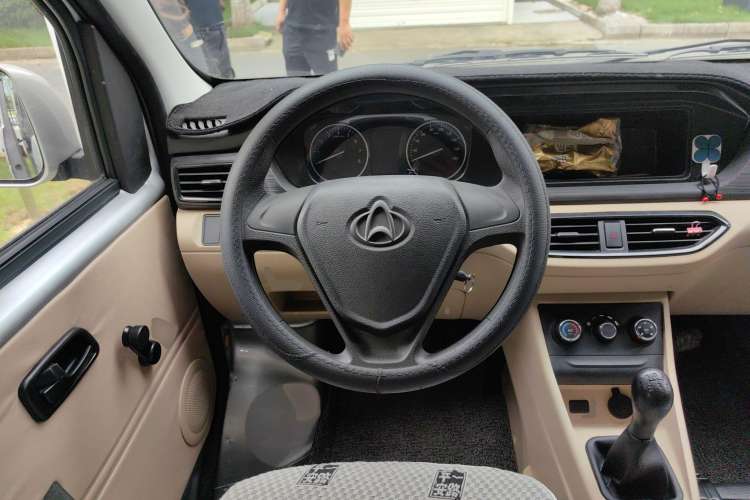 Used CHANGAN KUAYUE Xing V3 2022 1.5L Gasoline Standard Model 6-Seater Passenger Vehicle JL473QH Steering Wheel