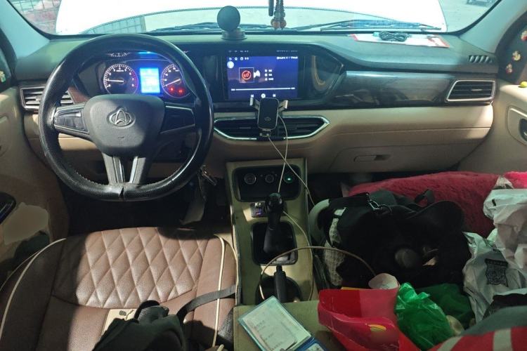 Used CHANGAN KUAYUE Xing V3 2022 1.5L Gasoline Comfort-Grade 5-Seater Passenger Vehicle JL473QH Center Console