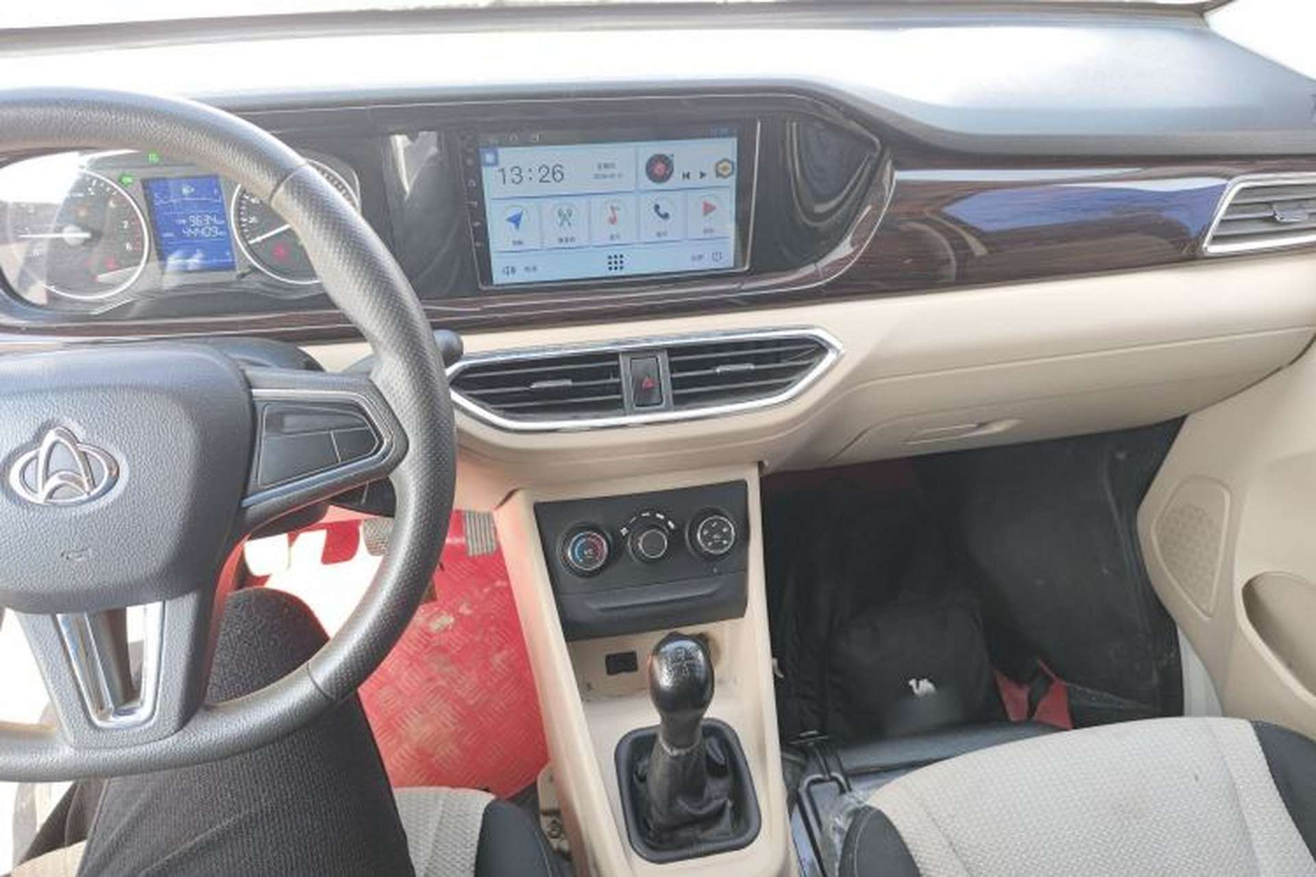 Used CHANGAN KUAYUE Xing V3 2022 1.5L Gasoline Standard Model 2-Seat Van JL473QH Center Console