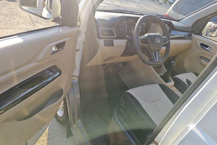Used CHANGAN KUAYUE Xing V3 2022 1.5L Gasoline Comfort-Grade 5-Seater Passenger Vehicle JL473QH Driver Seat