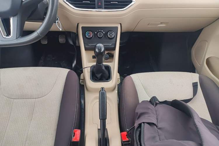 Used CHANGAN KUAYUE Xing V3 2022 1.5L Gasoline Comfort-Grade 5-Seater Minivan JL473QH Gear Lever