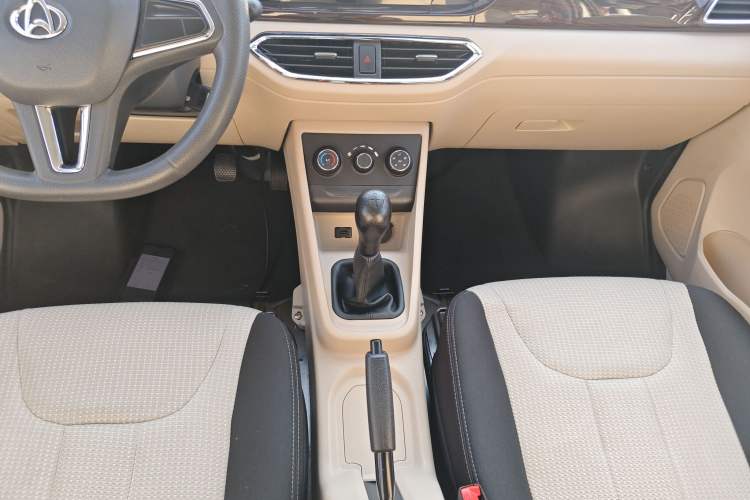 Used CHANGAN KUAYUE Xing V3 2022 1.5L Gasoline Comfort-Grade 5-Seater Passenger Vehicle JL473QH Gear Lever