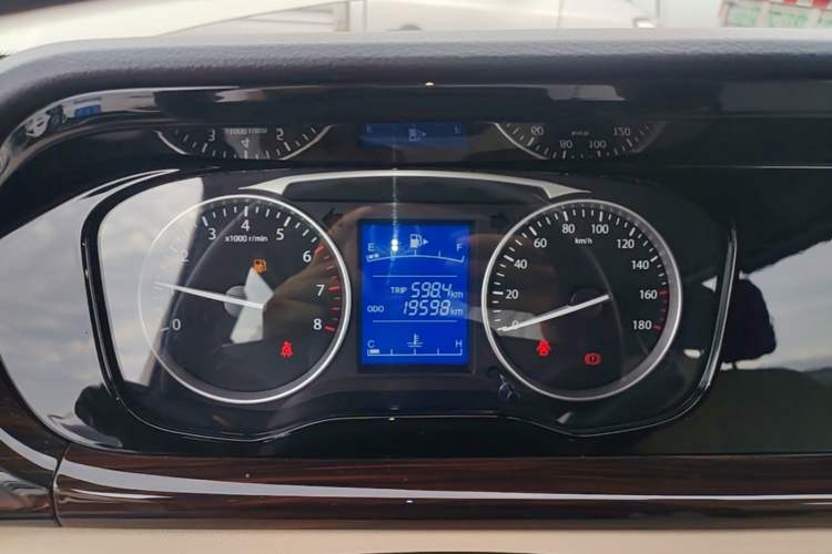 Used CHANGAN KUAYUE Xing V3 2022 1.5L Gasoline Comfort-Grade 5-Seater Minivan JL473QH Instrument Cluster