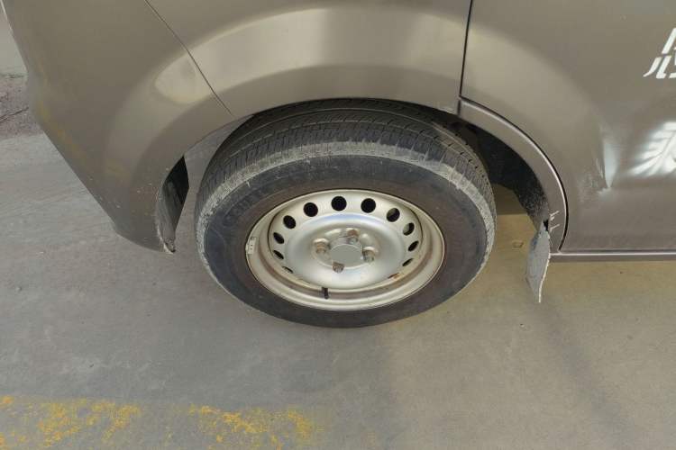 Used CHANGAN KUAYUE Xing V3 2022 1.5L Gasoline Comfort-Grade 2-Seat Van JL473QH Left Front Wheel Hub