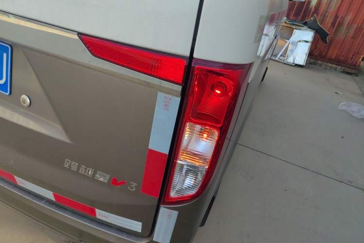 Used CHANGAN KUAYUE Xing V3 2022 1.5L Gasoline Comfort-Grade 2-Seat Van JL473QH Right Rear Taillight