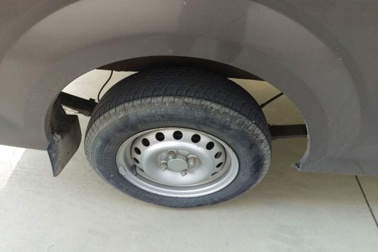 Used CHANGAN KUAYUE Xing V3 2022 1.5L Gasoline Comfort-Grade 2-Seat Van JL473QH Right Rear Wheel Hub