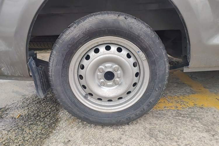 Used CHANGAN KUAYUE Xing V3 2022 1.5L Gasoline Comfort-Grade 5-Seater Minivan JL473QH Right Rear Wheel Hub