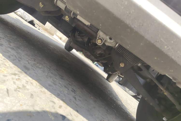 Used CHANGAN KUAYUE Xing V3 2023 1.5L Gasoline Comfort-Grade 5-Seater Passenger Vehicle Chassis Front