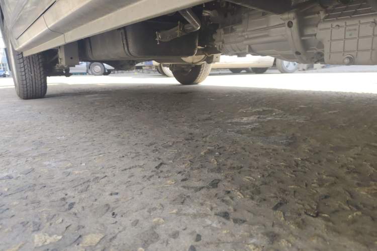 Used CHANGAN KUAYUE Xing V3 2023 1.5L Gasoline Comfort-Grade 5-Seater Passenger Vehicle Chassis Front Right