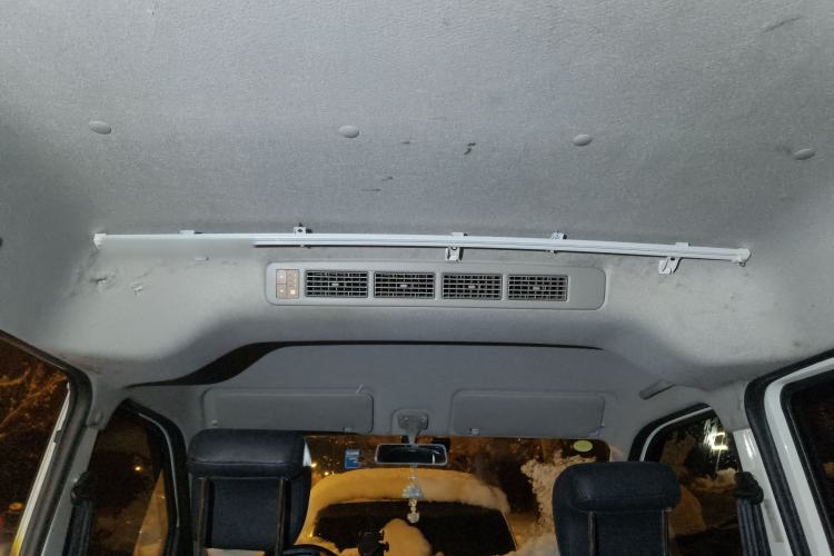 Used CHANGAN KUAYUE Xing V3 2023 1.5L Gasoline Comfort-Grade 6-Seater Passenger Vehicle Headliner
