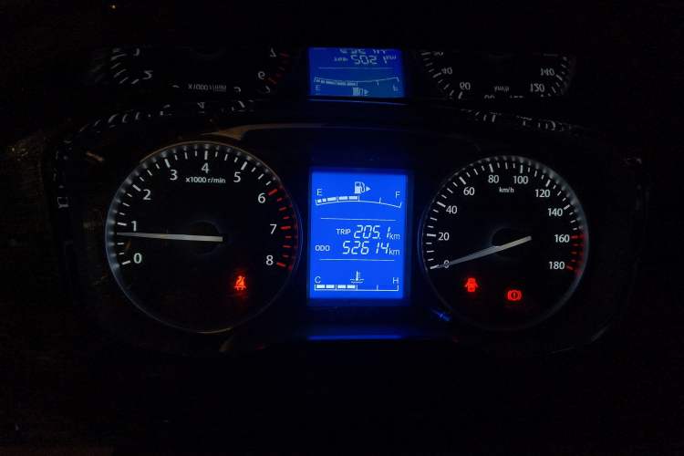 Used CHANGAN KUAYUE Xing V3 2023 1.5L Gasoline Comfort-Grade 6-Seater Passenger Vehicle Instrument Cluster