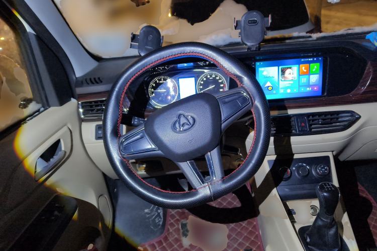 Used CHANGAN KUAYUE Xing V3 2023 1.5L Gasoline Comfort-Grade 6-Seater Passenger Vehicle Steering Wheel