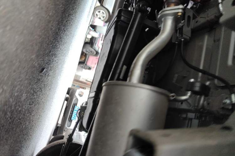 Used CHANGAN KUAYUE Xing V3 2023 1.3L Gasoline Comfort Model 5-Seater Passenger Vehicle Chassis Rear Left