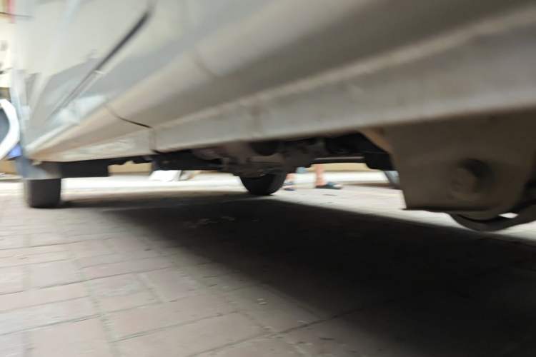 Used CHANGAN KUAYUE Xing V3 2023 1.3L Gasoline Comfort Model 5-Seater Passenger Vehicle Chassis Rear Left