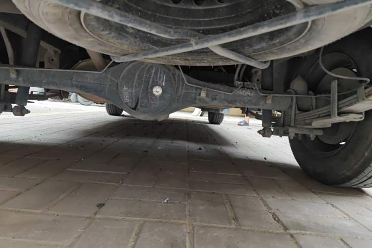 Used CHANGAN KUAYUE Xing V3 2023 1.3L Gasoline Comfort Model 5-Seater Passenger Vehicle Chassis Rear
