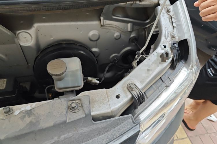 Used CHANGAN KUAYUE Xing V3 2023 1.3L Gasoline Comfort Model 5-Seater Passenger Vehicle Engine Bay Left