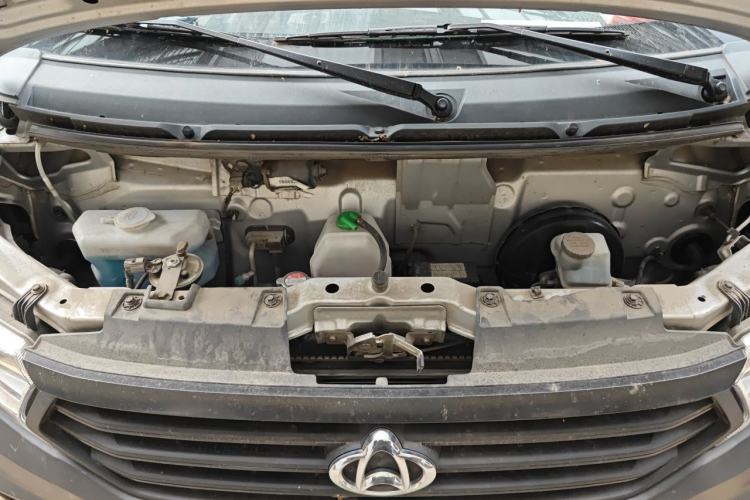 Used CHANGAN KUAYUE Xing V3 2023 1.3L Gasoline Comfort Model 5-Seater Passenger Vehicle Engine Bay