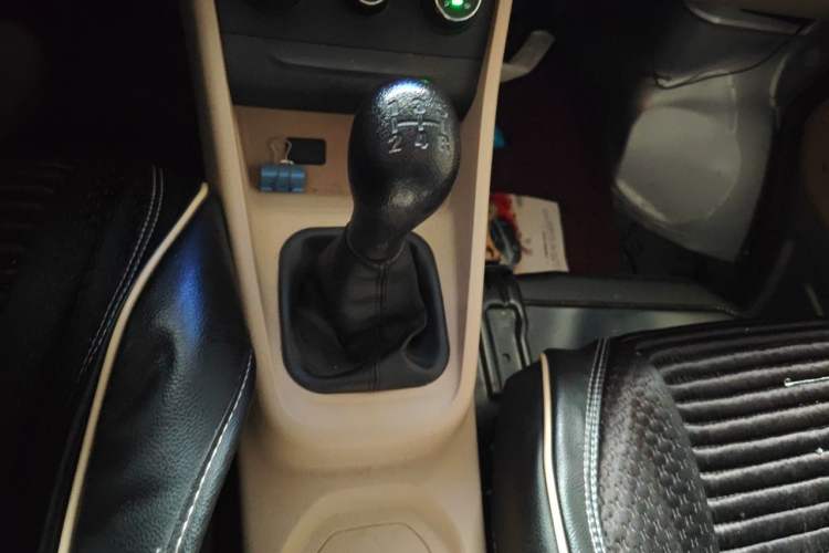 Used CHANGAN KUAYUE Xing V3 2023 1.3L Gasoline Standard Version 2-Seater Van Gear Lever