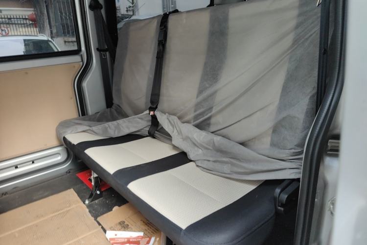 Used CHANGAN KUAYUE Xing V3 2023 1.3L Gasoline Comfort Model 5-Seater Passenger Vehicle Left Rear Seat