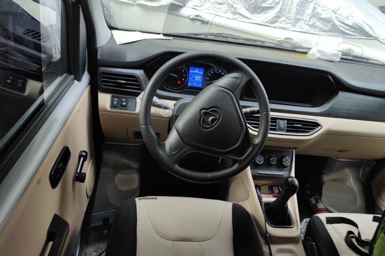 Used CHANGAN KUAYUE Xing V3 2023 1.3L Gasoline Comfort Model 5-Seater Passenger Vehicle Steering Wheel