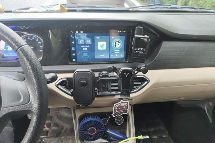 Used CHANGAN KUAYUE Xing V3 2023 1.3L Gasoline Comfort Model 2-Seater Van Audio And AC Panel