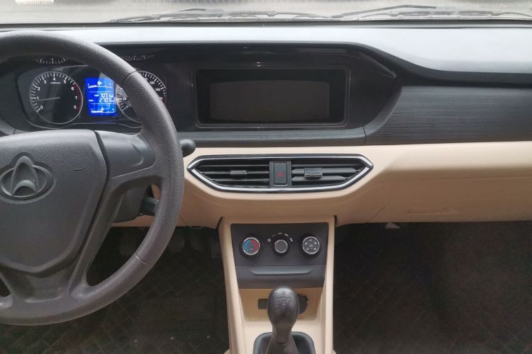 Used CHANGAN KUAYUE Xing V3 2023 1.5L Gasoline Comfort Edition 5-Seat Passenger Vehicle Audio And AC Panel