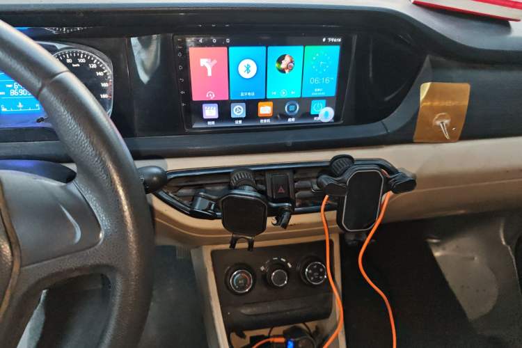Used CHANGAN KUAYUE Xing V3 2023 1.3L Gasoline Comfort Edition 5-Seater Van Audio And AC Panel