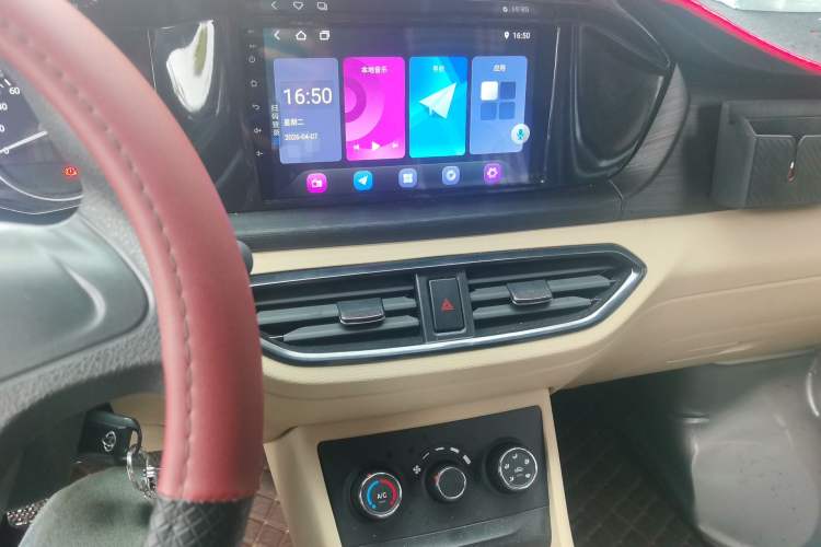 Used CHANGAN KUAYUE Xing V3 2023 1.5L Gasoline Standard Edition 2-Seat Van Audio And AC Panel