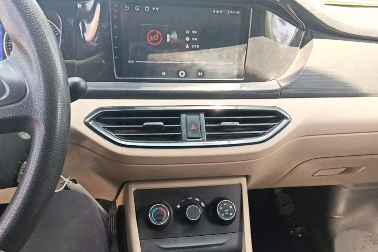 Used CHANGAN KUAYUE Xing V3 2023 1.5L Gasoline Standard Edition 2-Seat Van Audio And AC Panel