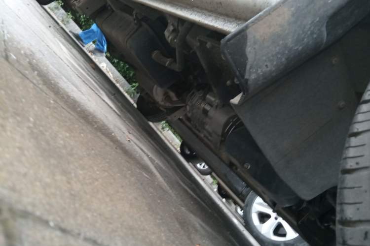 Used CHANGAN KUAYUE Xing V3 2023 1.3L Gasoline Standard Model 6-Seater Passenger Vehicle Chassis Front Right