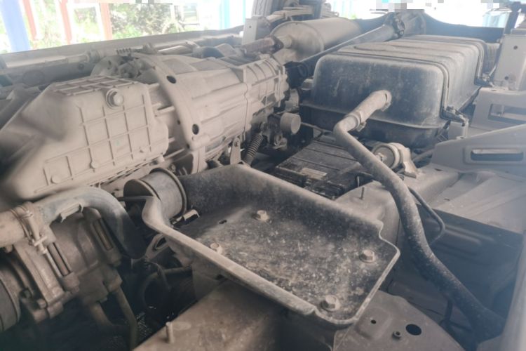 Used CHANGAN KUAYUE Xing V3 2023 1.5L Gasoline Comfort Edition 5-Seat Passenger Vehicle Chassis Front Right