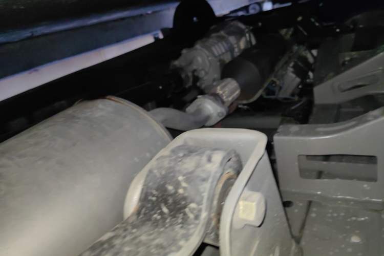 Used CHANGAN KUAYUE Xing V3 2023 1.3L Gasoline Standard Model 6-Seater Passenger Vehicle Chassis Rear Left