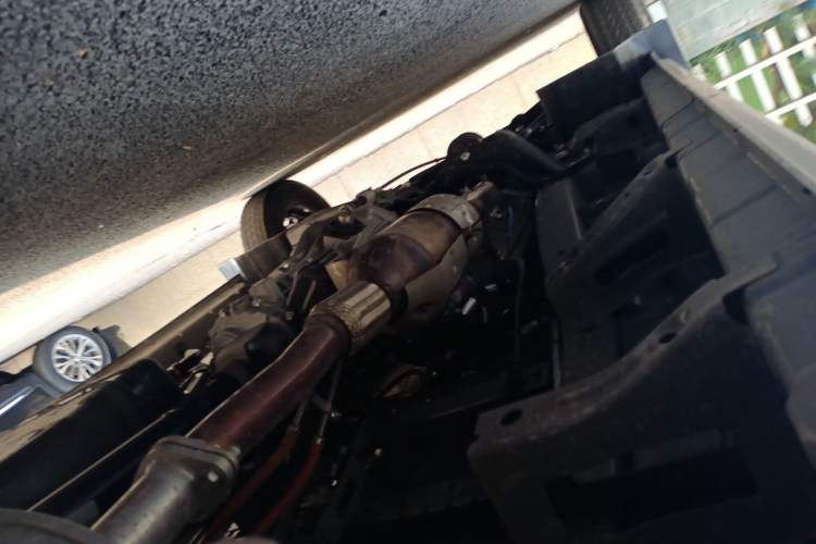 Used CHANGAN KUAYUE Xing V3 2023 1.5L Gasoline Standard Model 5-Seater Passenger Vehicle Chassis Rear Left
