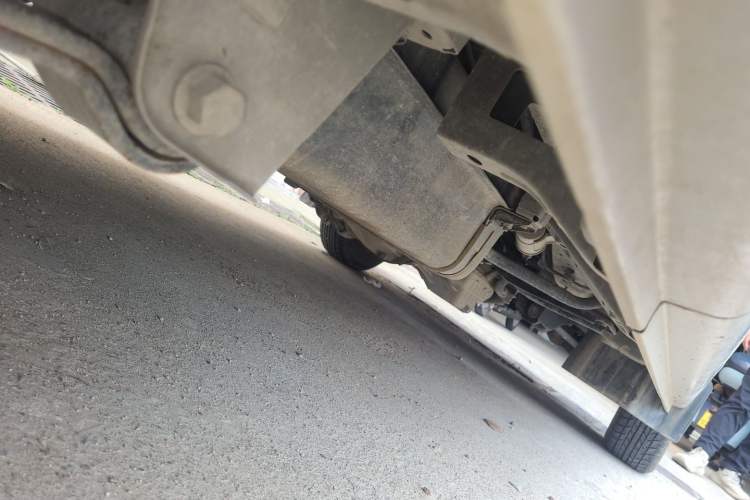 Used CHANGAN KUAYUE Xing V3 2023 1.5L Gasoline Standard Edition 2-Seat Van Chassis Rear Right