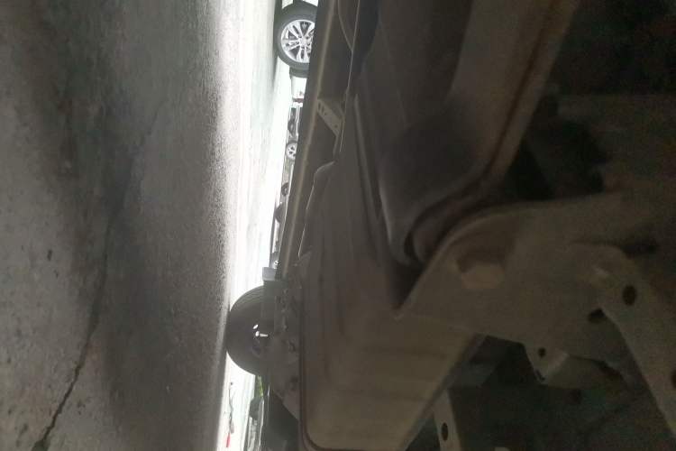 Used CHANGAN KUAYUE Xing V3 2023 1.3L Gasoline Standard Model 5-Seater Passenger Vehicle Chassis Rear Right
