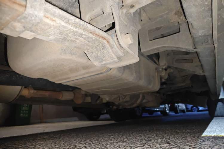 Used CHANGAN KUAYUE Xing V3 2023 1.5L Gasoline Comfort Edition 5-Seat Passenger Vehicle Chassis Rear Right