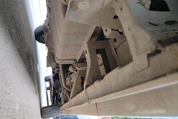 Used CHANGAN KUAYUE Xing V3 2023 1.5L Gasoline Standard Edition 2-Seat Van Chassis Rear Right