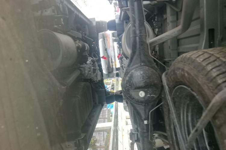 Used CHANGAN KUAYUE Xing V3 2023 1.5L Gasoline Standard Edition 2-Seat Van Chassis Rear