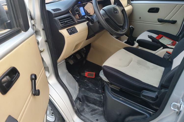 Used CHANGAN KUAYUE Xing V3 2023 1.5L Gasoline Comfort Model 7-Seater Passenger Vehicle Driver Seat