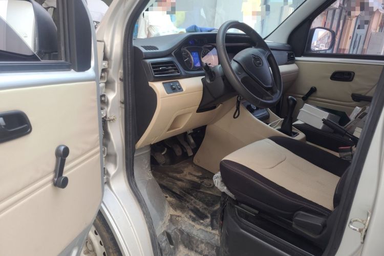 Used CHANGAN KUAYUE Xing V3 2023 1.5L Gasoline Standard Edition 2-Seat Van Driver Seat