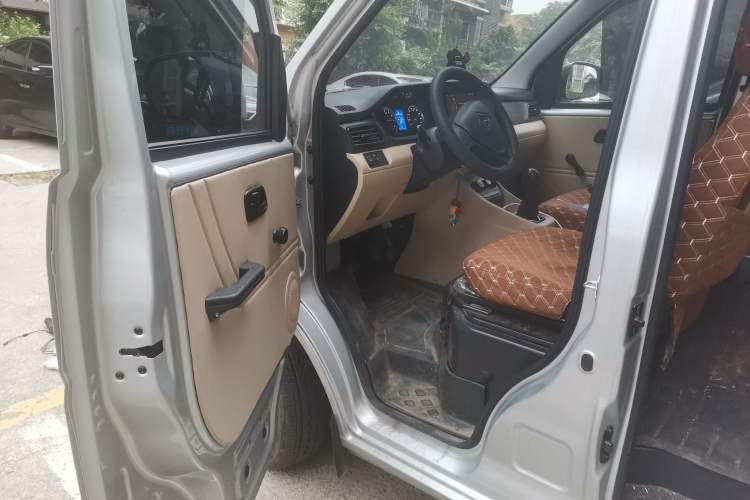 Used CHANGAN KUAYUE Xing V3 2023 1.3L Gasoline Standard Model 5-Seater Passenger Vehicle Driver Seat