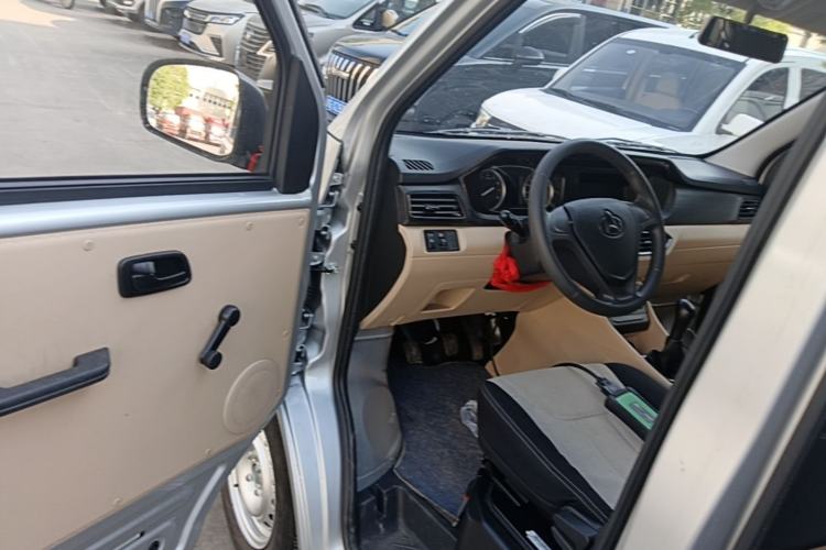 Used CHANGAN KUAYUE Xing V3 2023 1.5L Gasoline Standard Model 7-Seater Passenger Vehicle Driver Seat