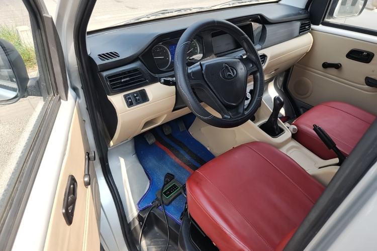 Used CHANGAN KUAYUE Xing V3 2023 1.5L Gasoline Standard Model 7-Seater Passenger Vehicle Driver Seat