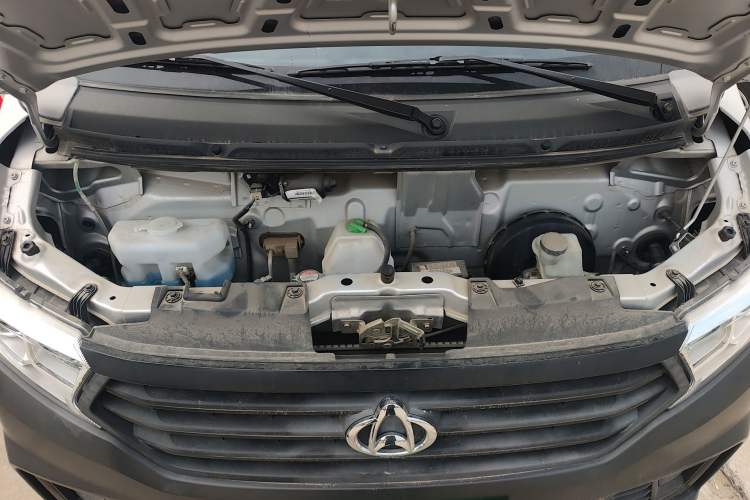 Used CHANGAN KUAYUE Xing V3 2023 1.5L Gasoline Standard Edition 2-Seat Van Engine Bay