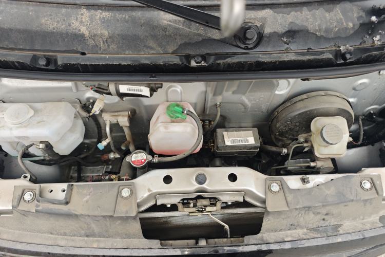 Used CHANGAN KUAYUE Xing V3 2023 1.3L Gasoline Standard Model 5-Seater Passenger Vehicle Engine Bay