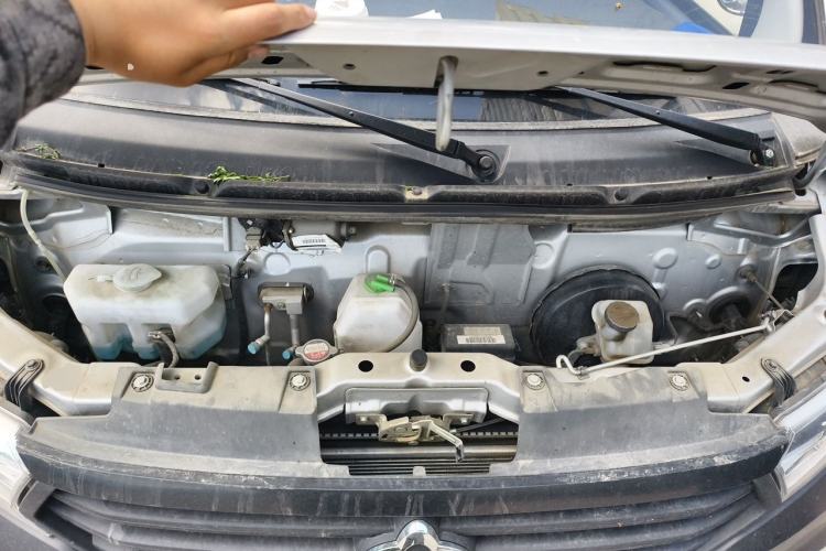 Used CHANGAN KUAYUE Xing V3 2023 1.3L Gasoline Standard Model 5-Seater Passenger Vehicle Engine Bay