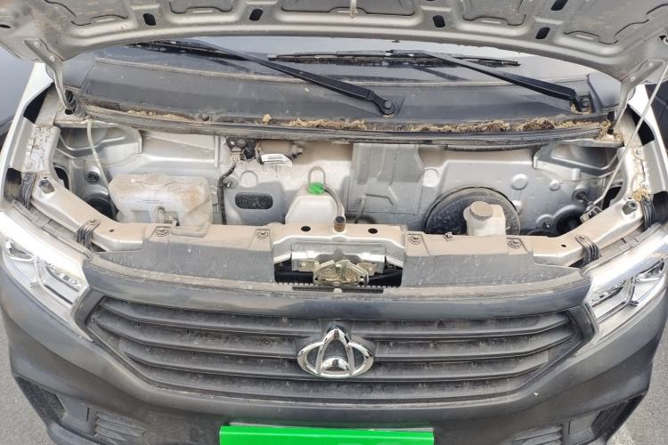 Used CHANGAN KUAYUE Xing V3 2023 1.3L Gasoline Comfort Model 5-Seater Passenger Vehicle Engine Bay