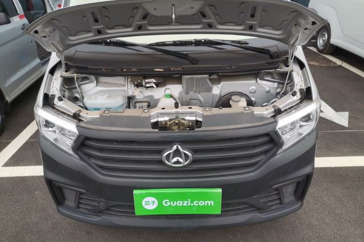 Used CHANGAN KUAYUE Xing V3 2023 1.5L Gasoline Comfort Edition 5-Seat Passenger Vehicle Engine Bay