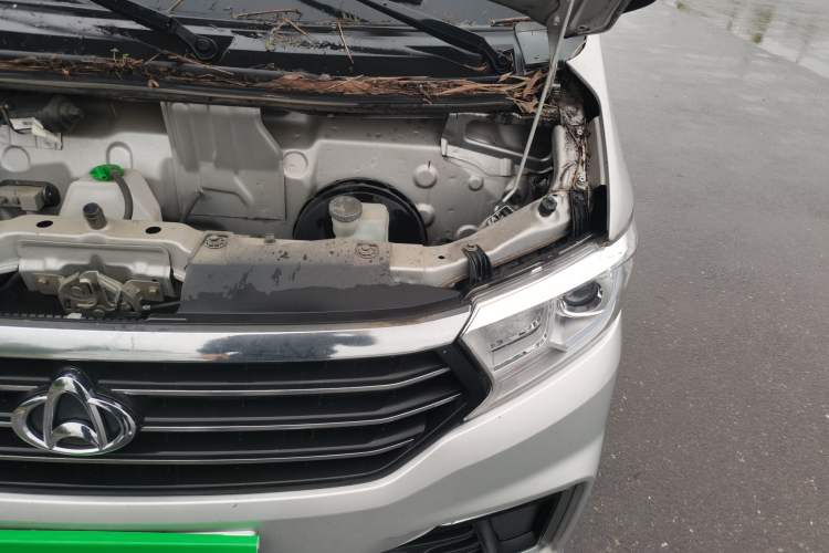Used CHANGAN KUAYUE Xing V3 2023 1.3L Gasoline Comfort Edition 7-Seater Passenger Vehicle Engine Bay Left