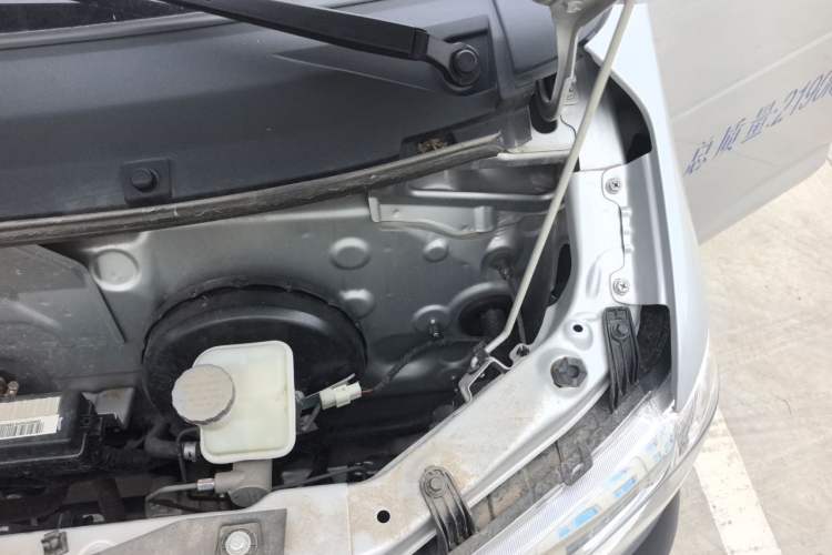Used CHANGAN KUAYUE Xing V3 2023 1.5L Gasoline Standard Edition 2-Seat Van Engine Bay Left